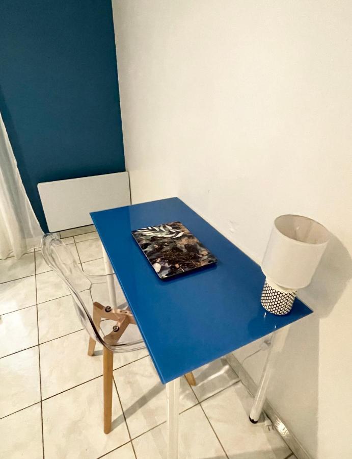 Joli Spacieux à 3 Min à Pied De La Appartamento